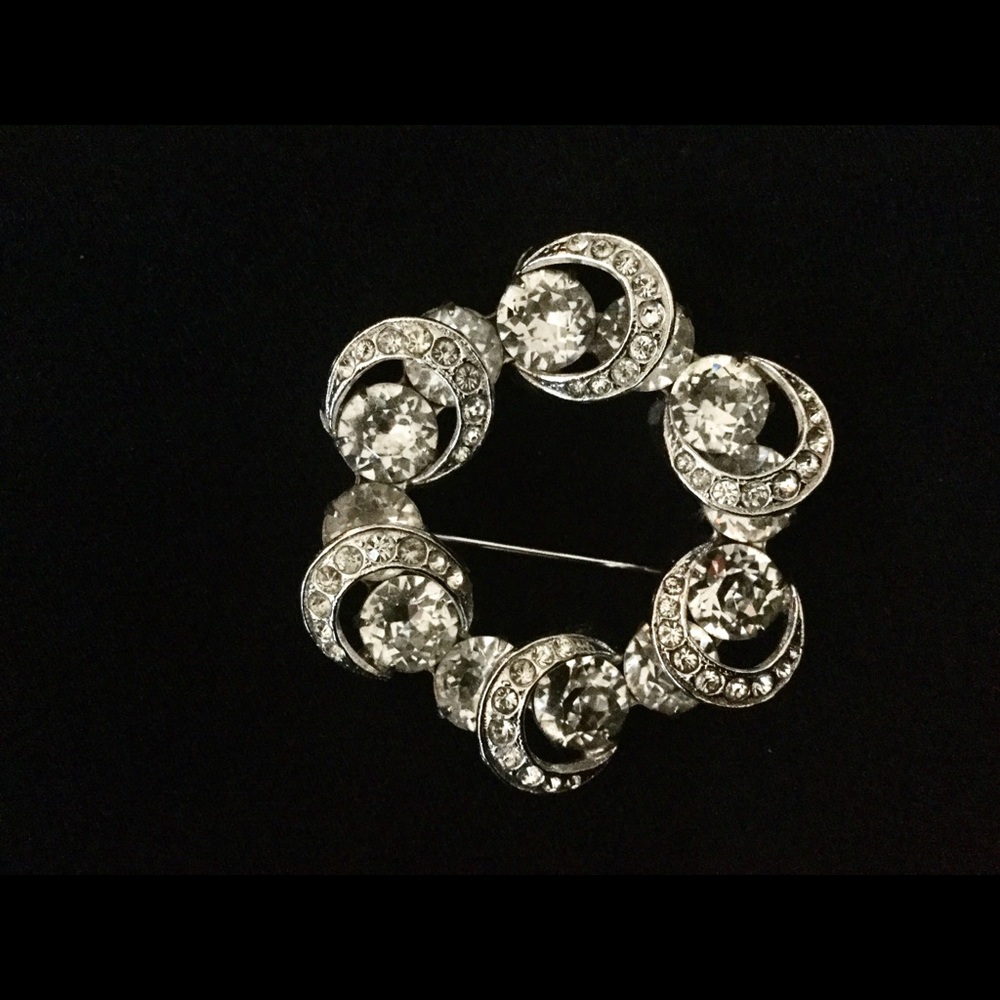 Vintage Rhinestone Brooch Exquisite